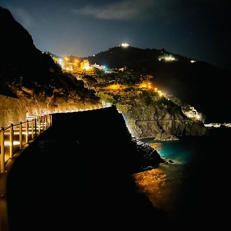 Al Castello Apartment Riomaggiore Bagian luar foto
