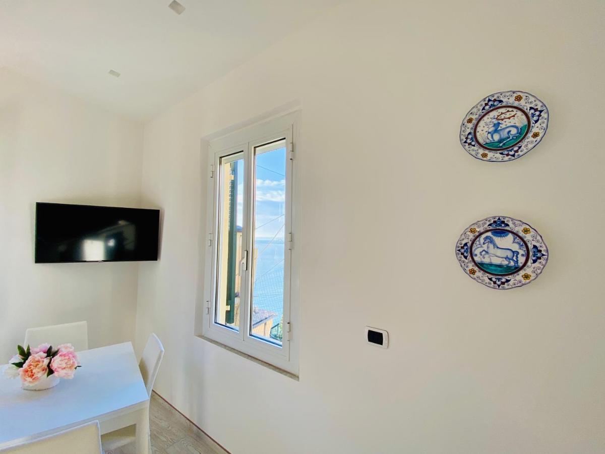 Al Castello Apartment Riomaggiore Bagian luar foto