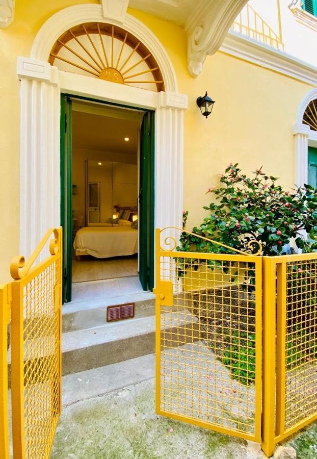 Al Castello Apartment Riomaggiore Bagian luar foto
