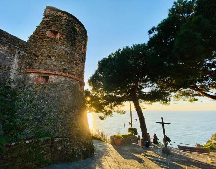 Al Castello Apartment Riomaggiore Bagian luar foto