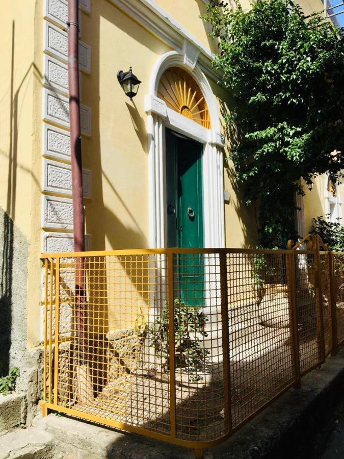 Al Castello Apartment Riomaggiore Bagian luar foto
